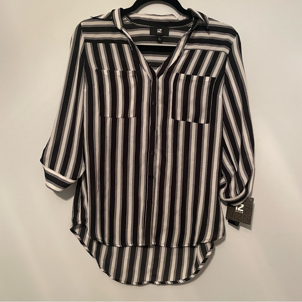 NWT iZ burr Buiness Casual Flowy Blouse Size S